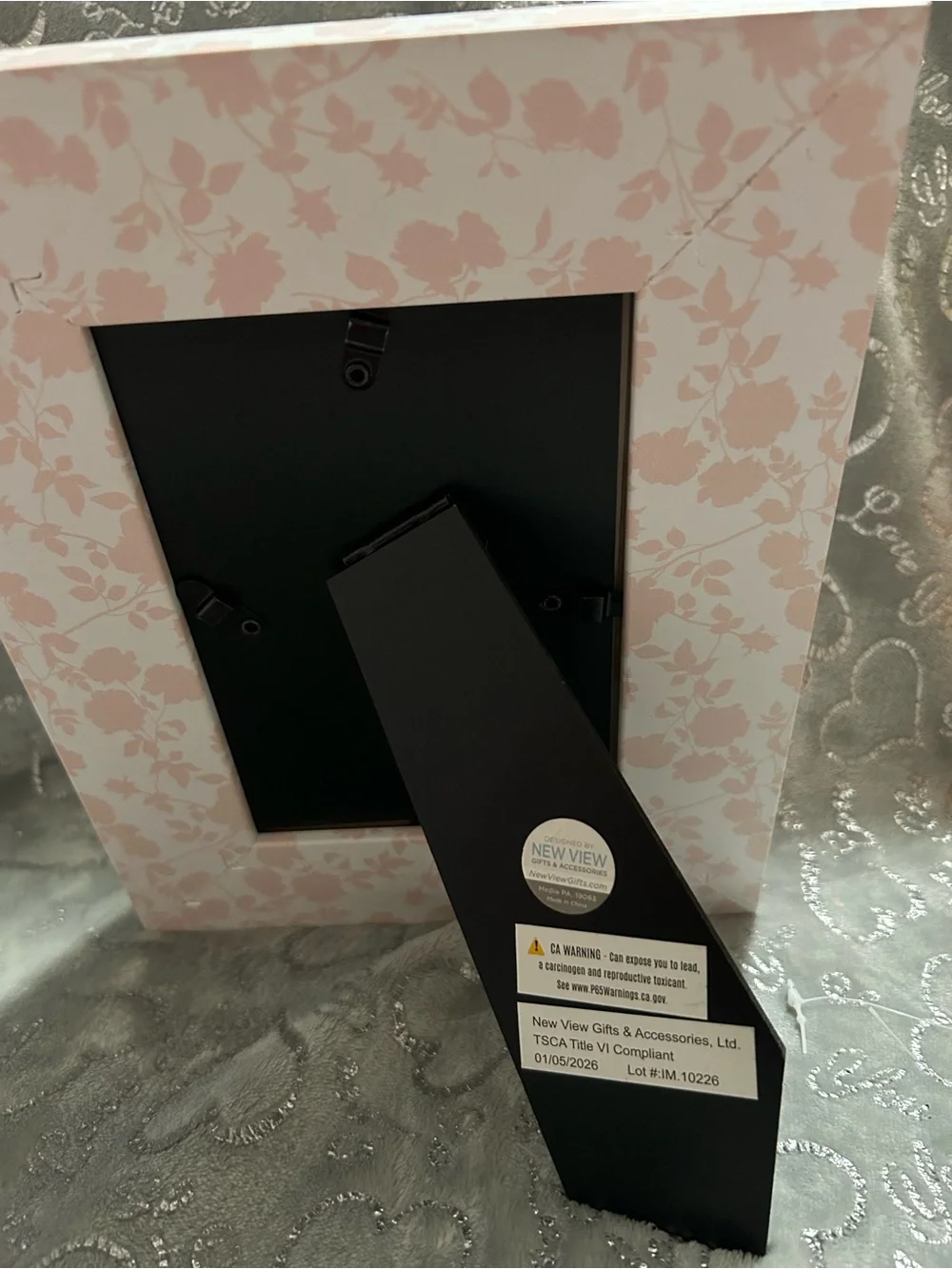 NWT New View Gifts, Pink Floral 4x6”, Resin Picture Frame